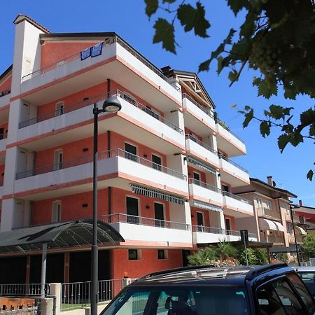 Maestrale Canova Apartments Caorle Exteriör bild