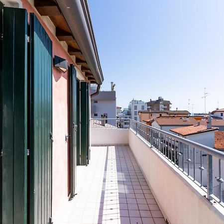 Maestrale Canova Apartments Caorle Exteriör bild