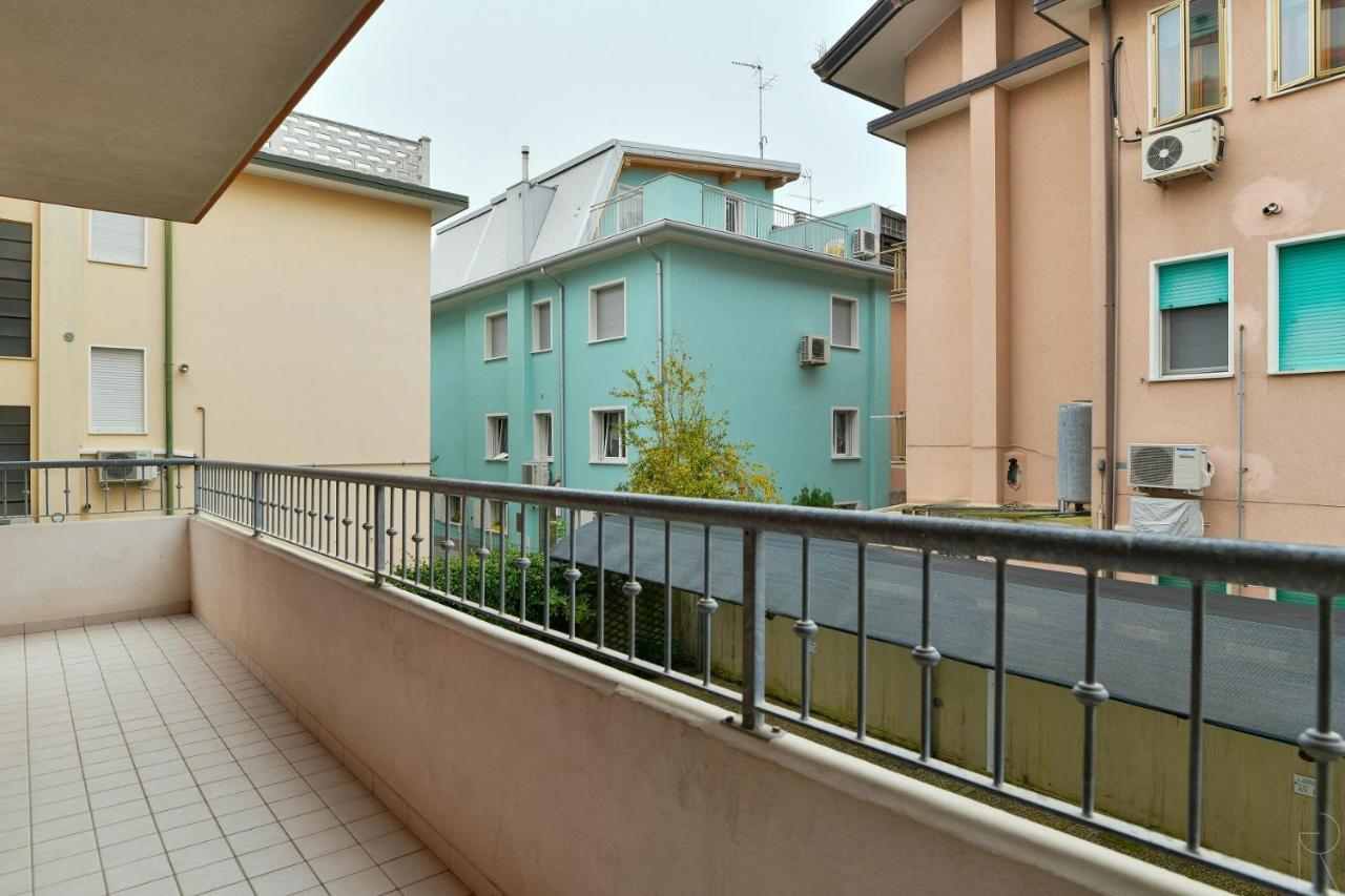 Maestrale Canova Apartments Caorle Exteriör bild