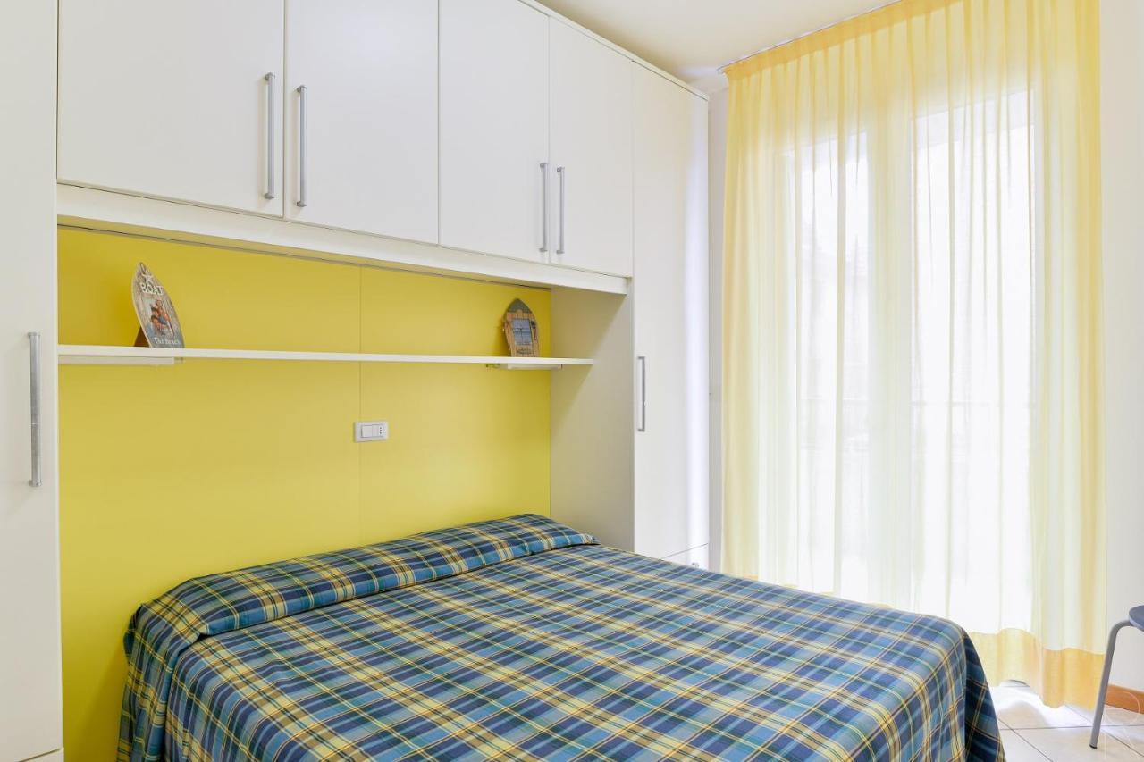 Maestrale Canova Apartments Caorle Exteriör bild