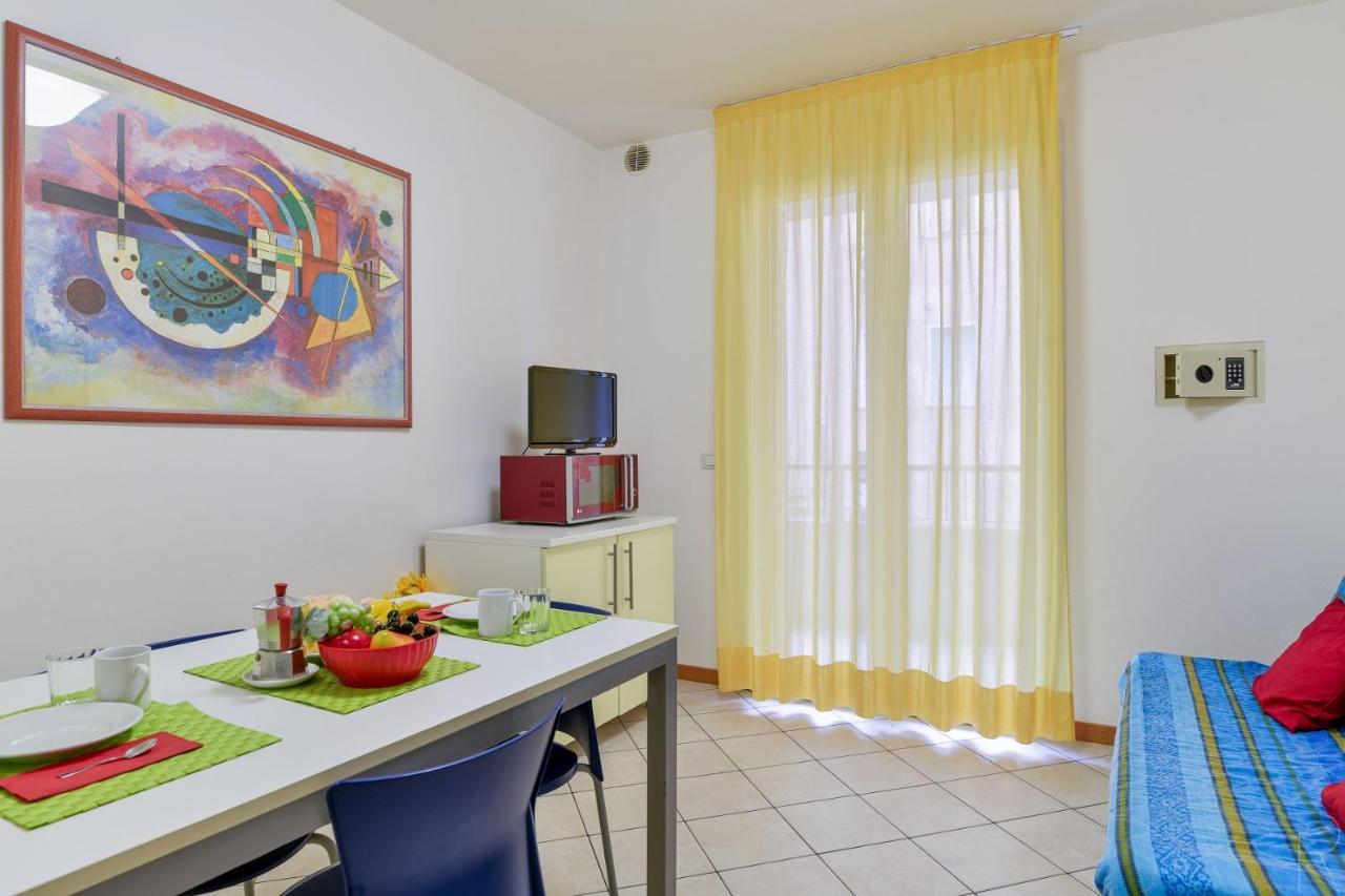 Maestrale Canova Apartments Caorle Exteriör bild