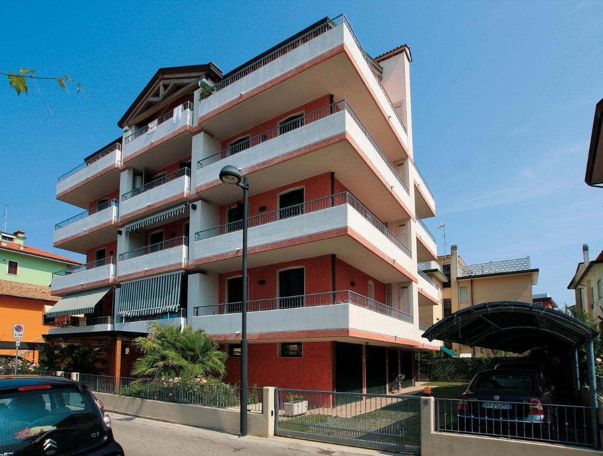 Maestrale Canova Apartments Caorle Exteriör bild