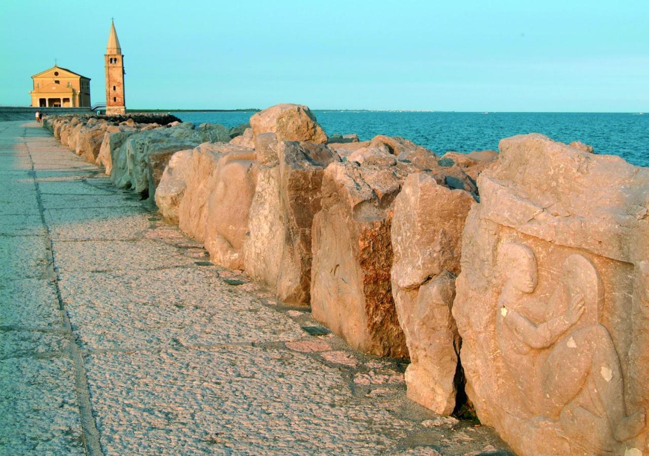 Maestrale Canova Apartments Caorle Exteriör bild