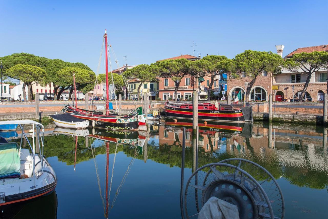Maestrale Canova Apartments Caorle Exteriör bild