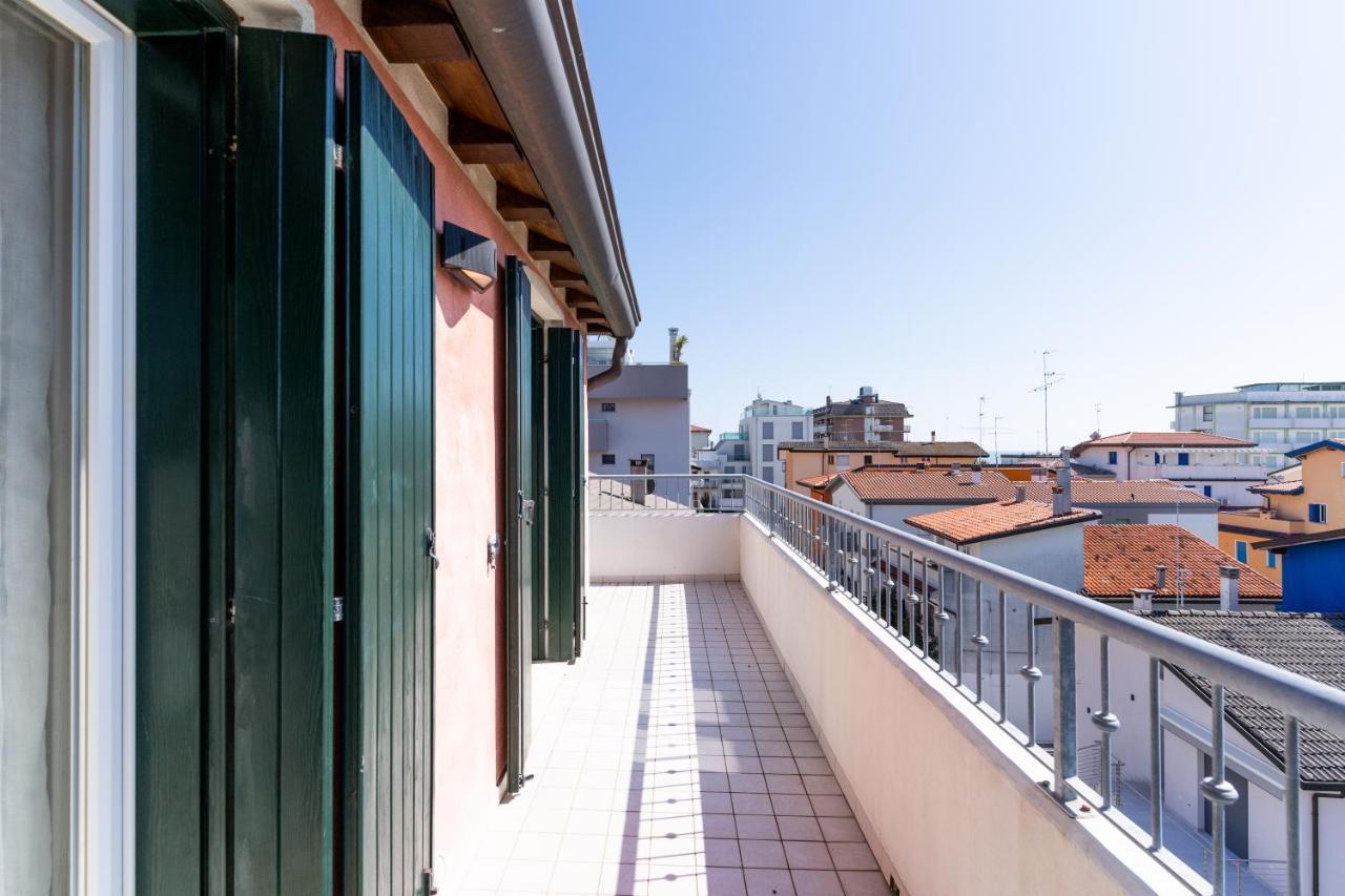 Maestrale Canova Apartments Caorle Exteriör bild