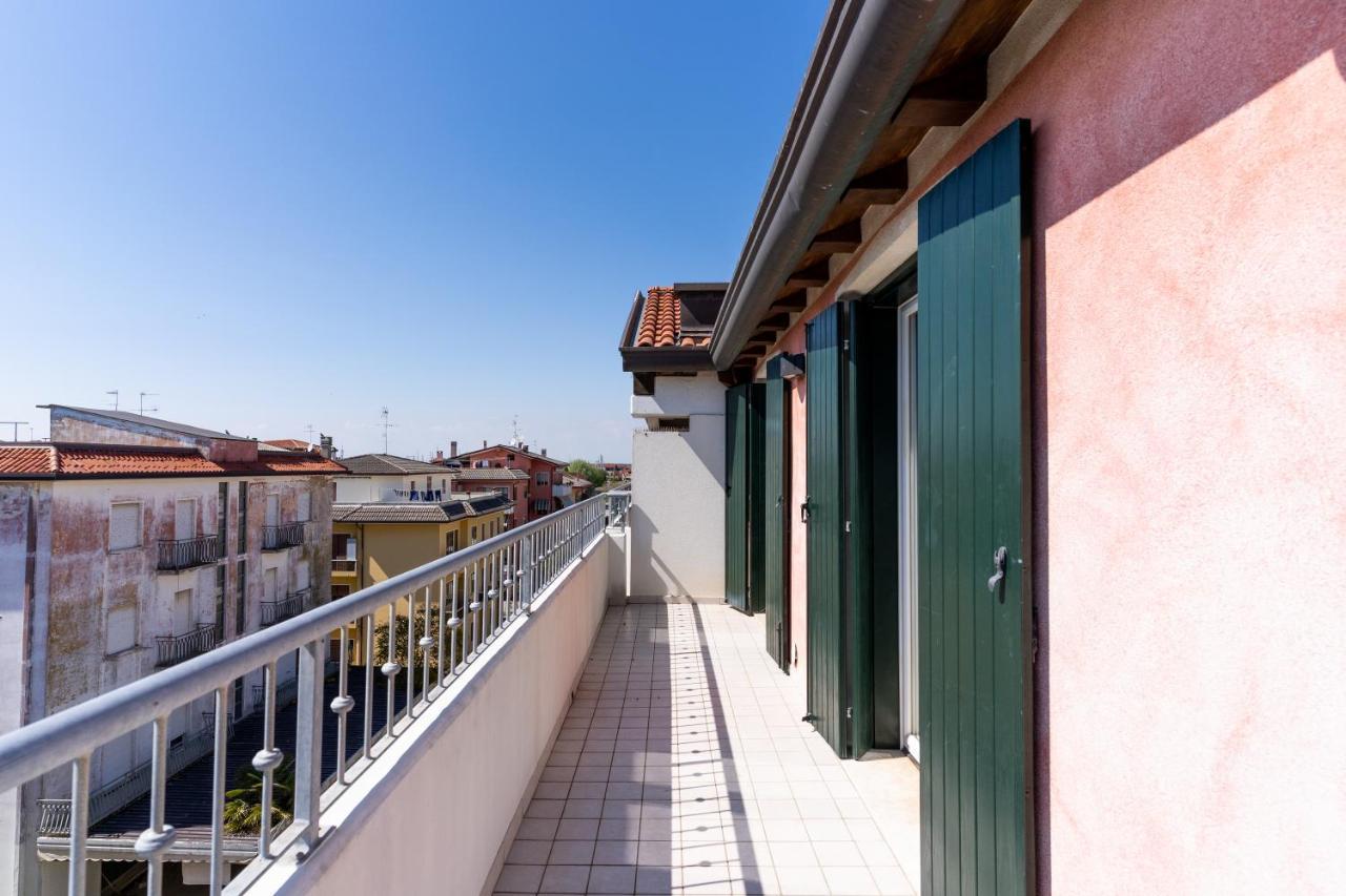 Maestrale Canova Apartments Caorle Exteriör bild